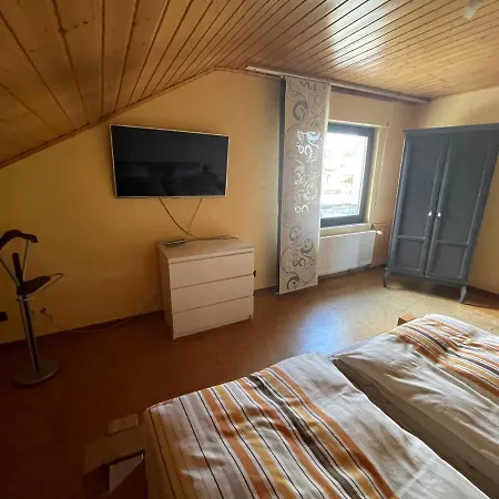 Zum Nuerburgring 아파트