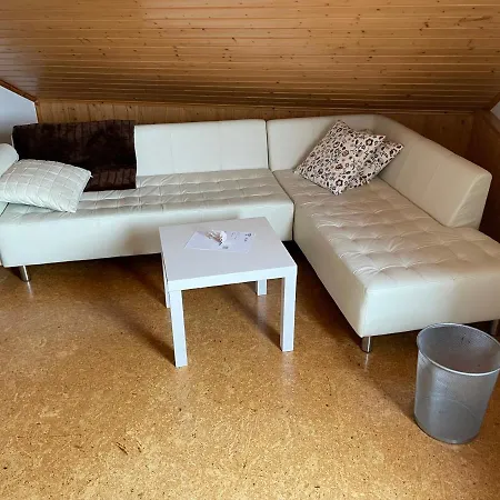 Zum Nuerburgring 아파트